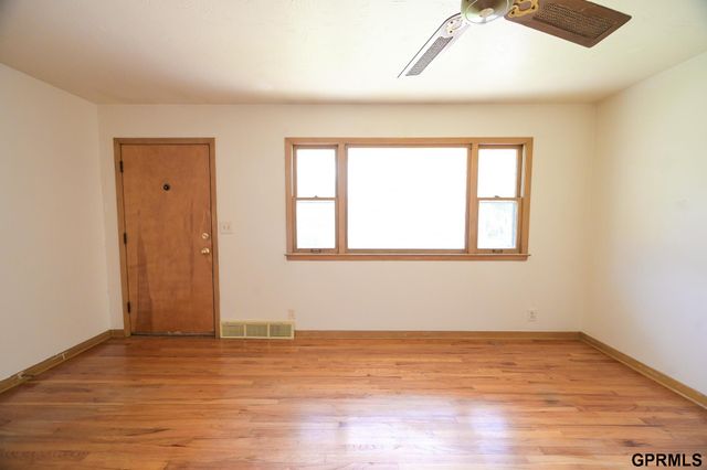 5040 Wilshire Boulevard, Lincoln, NE 68504