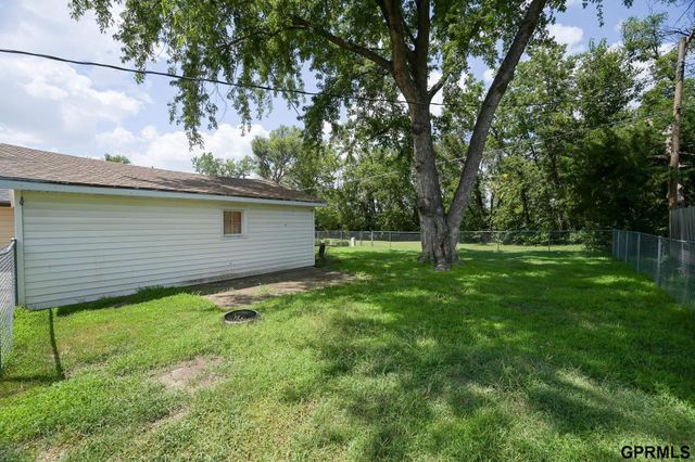 5040 Wilshire Boulevard, Lincoln, NE 68504