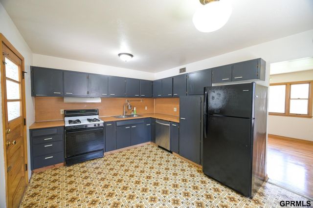 5040 Wilshire Boulevard, Lincoln, NE 68504