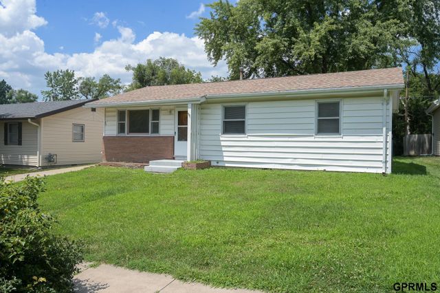 5040 Wilshire Boulevard, Lincoln, NE 68504