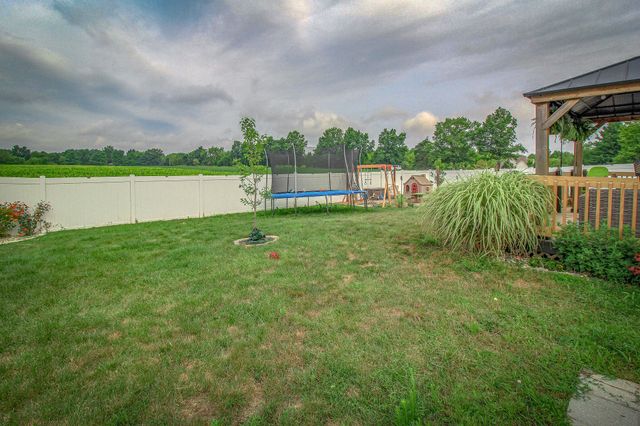 1742 Burr Pond Lane, Vicksburg, MI 49097