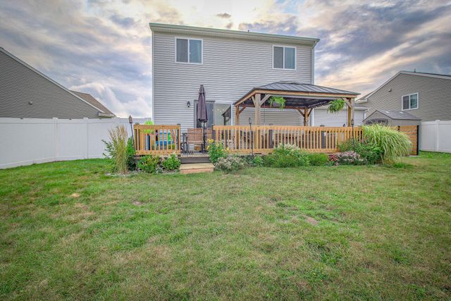 1742 Burr Pond Lane, Vicksburg, MI 49097