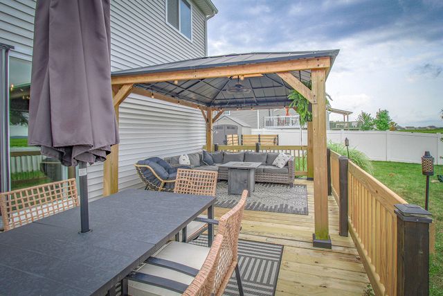 1742 Burr Pond Lane, Vicksburg, MI 49097