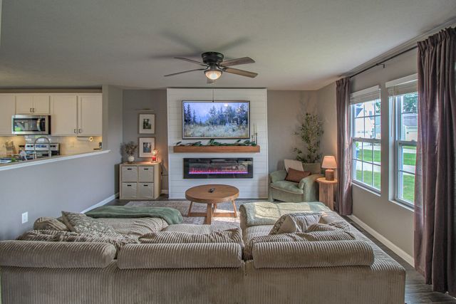 1742 Burr Pond Lane, Vicksburg, MI 49097