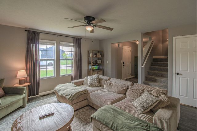 1742 Burr Pond Lane, Vicksburg, MI 49097