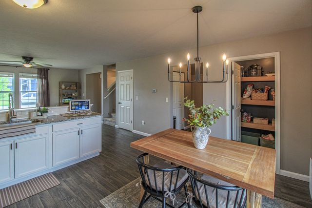 1742 Burr Pond Lane, Vicksburg, MI 49097