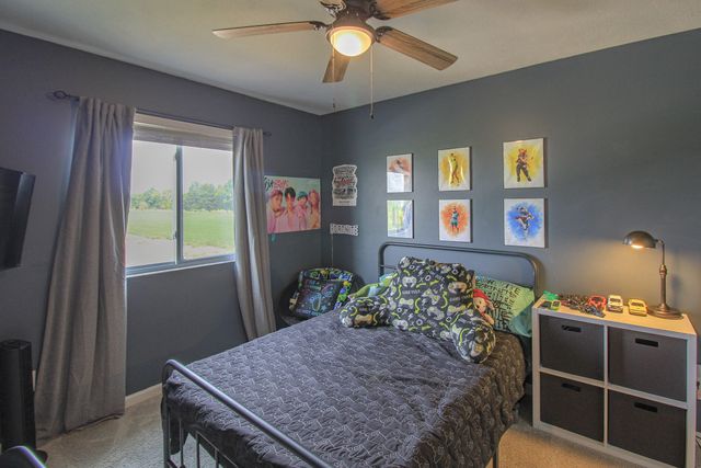 1742 Burr Pond Lane, Vicksburg, MI 49097