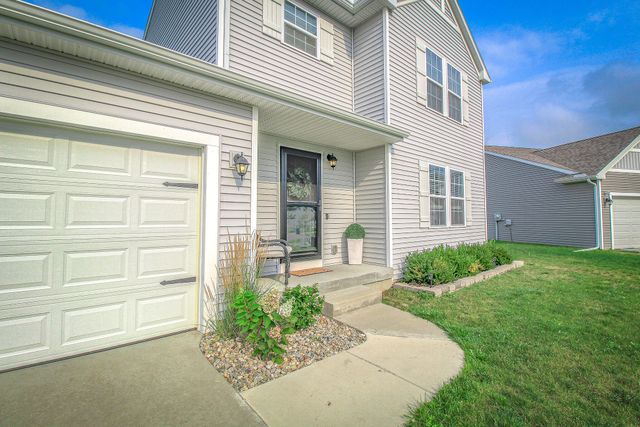 1742 Burr Pond Lane, Vicksburg, MI 49097