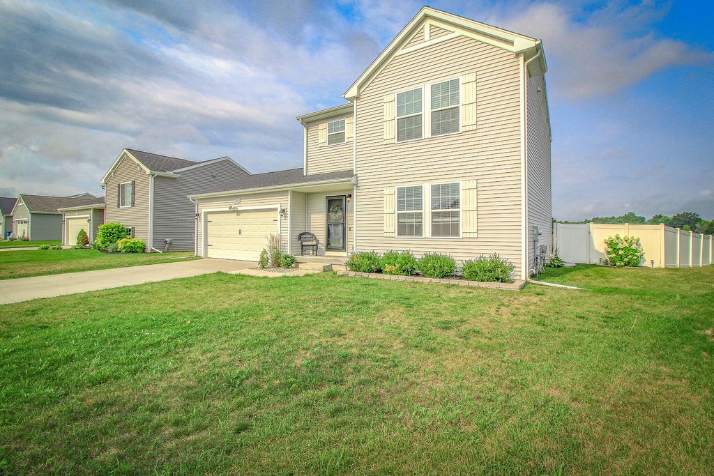 1742 Burr Pond Lane, Vicksburg, MI 49097