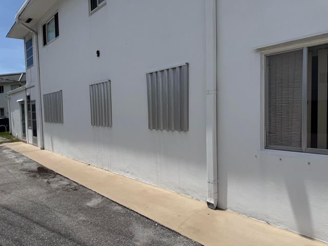 3040 Lake Osborne Drive 111, Lake Worth Beach, FL 33461