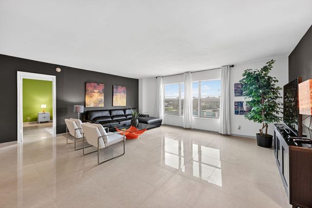 1881 Middle River Drive 301, Fort Lauderdale, FL 33305