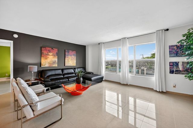 1881 Middle River Drive 301, Fort Lauderdale, FL 33305