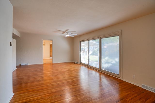 3430 Dakota Street NE, Albuquerque, NM 87110