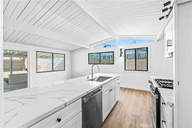 5248 N Enid, Azusa, CA 91702