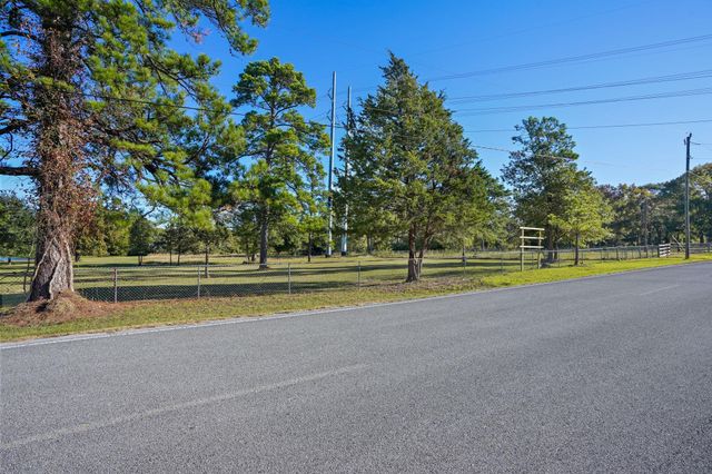 0000 Thompson Road, Willis, TX 77318