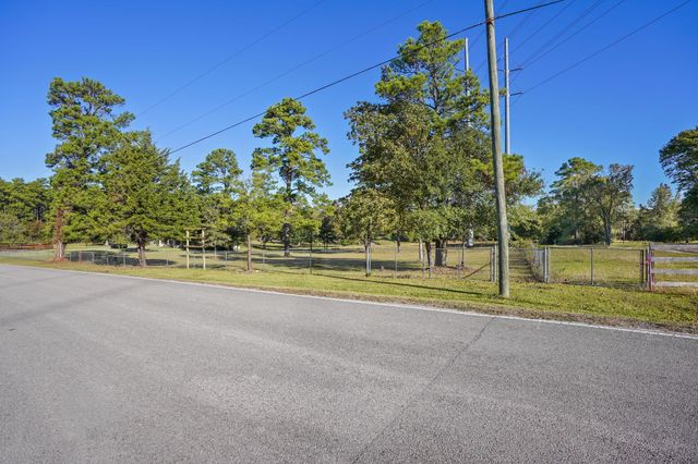 0000 Thompson Road, Willis, TX 77318