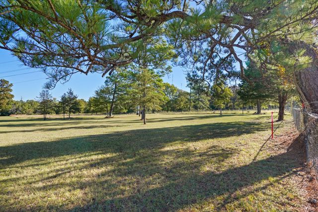 0000 Thompson Road, Willis, TX 77318