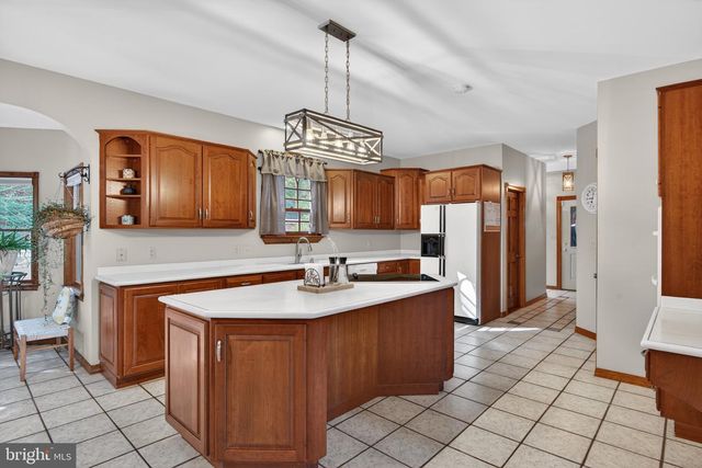 818 GREEN HILLS RD, Birdsboro, PA 19508