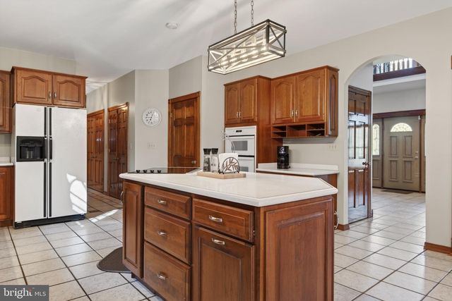 818 GREEN HILLS RD, Birdsboro, PA 19508