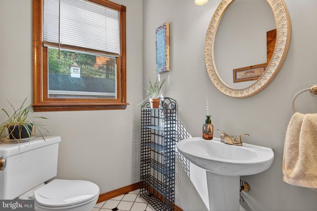 818 GREEN HILLS RD, Birdsboro, PA 19508