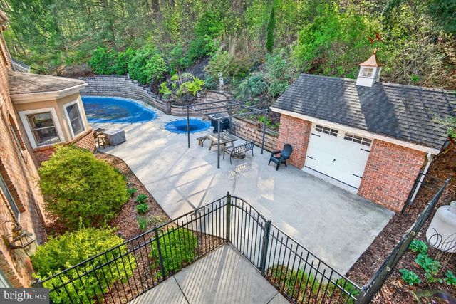 818 GREEN HILLS RD, Birdsboro, PA 19508