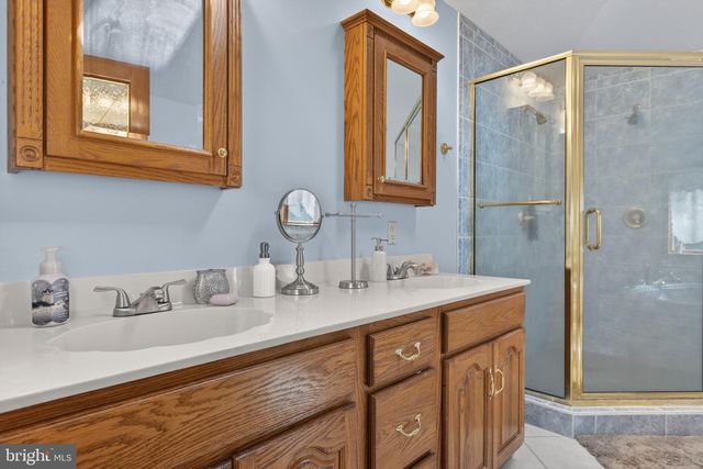 818 GREEN HILLS RD, Birdsboro, PA 19508