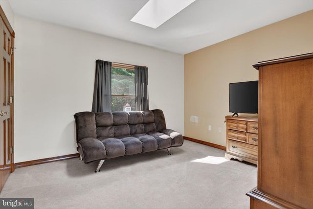 818 GREEN HILLS RD, Birdsboro, PA 19508