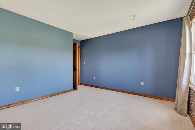 818 GREEN HILLS RD, Birdsboro, PA 19508