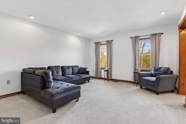 818 GREEN HILLS RD, Birdsboro, PA 19508