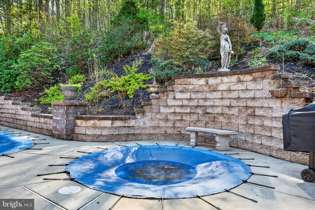 818 GREEN HILLS RD, Birdsboro, PA 19508