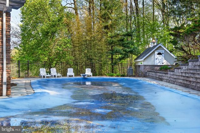 818 GREEN HILLS RD, Birdsboro, PA 19508