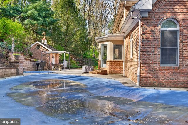 818 GREEN HILLS RD, Birdsboro, PA 19508