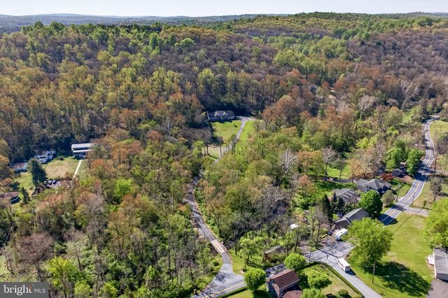 818 GREEN HILLS RD, Birdsboro, PA 19508