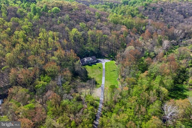818 GREEN HILLS RD, Birdsboro, PA 19508