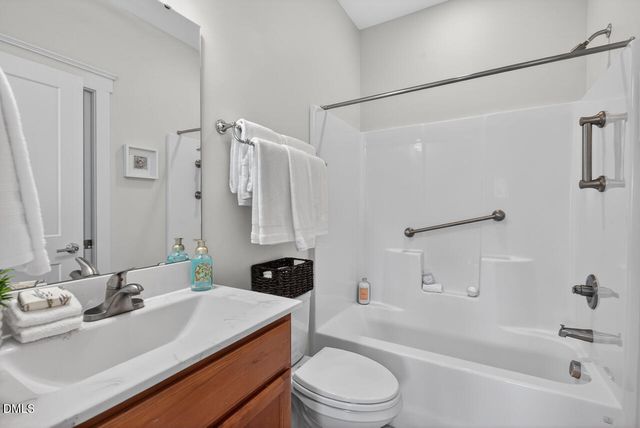 105 Fiori Hill Drive N, Hillsborough, NC 27278