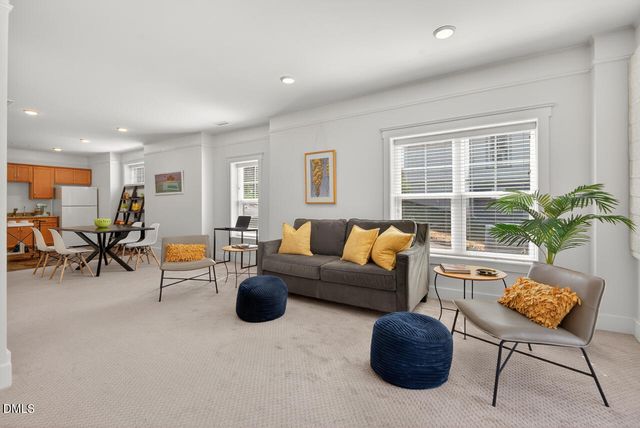 105 Fiori Hill Drive N, Hillsborough, NC 27278