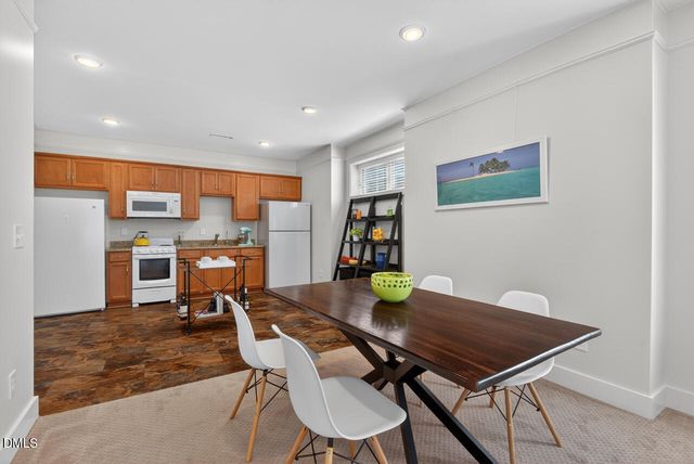 105 Fiori Hill Drive N, Hillsborough, NC 27278