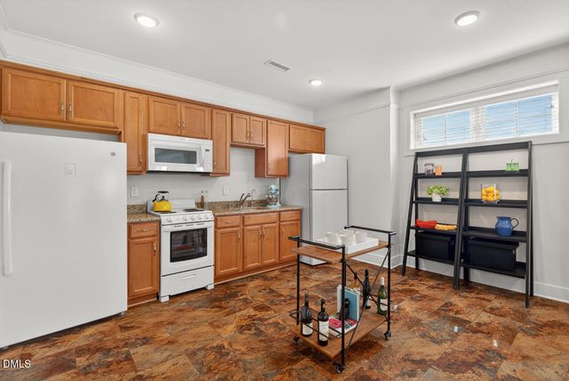 105 Fiori Hill Drive N, Hillsborough, NC 27278