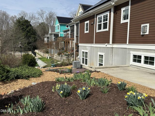 105 Fiori Hill Drive N, Hillsborough, NC 27278