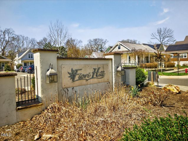 105 Fiori Hill Drive N, Hillsborough, NC 27278