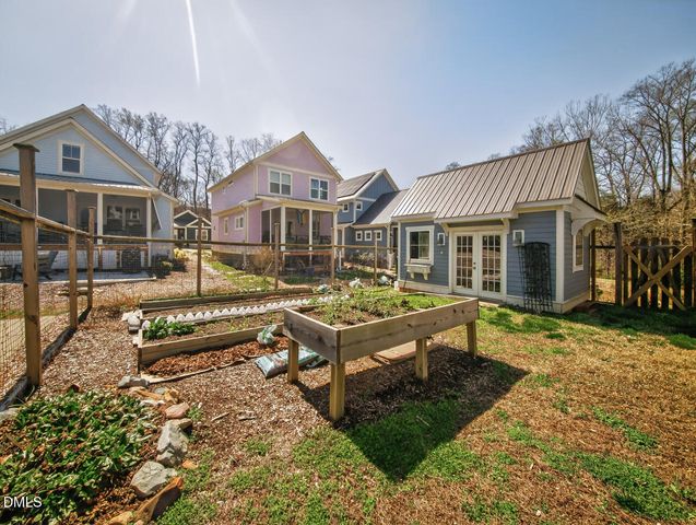 105 Fiori Hill Drive N, Hillsborough, NC 27278