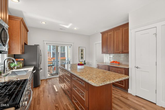 105 Fiori Hill Drive N, Hillsborough, NC 27278