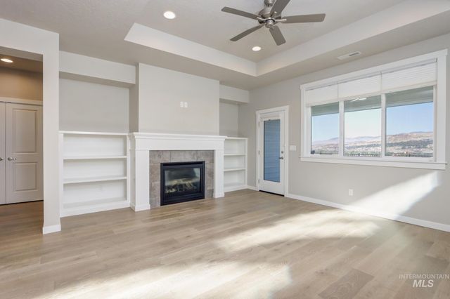 2214 E Danzee Dr, Boise, ID 83716