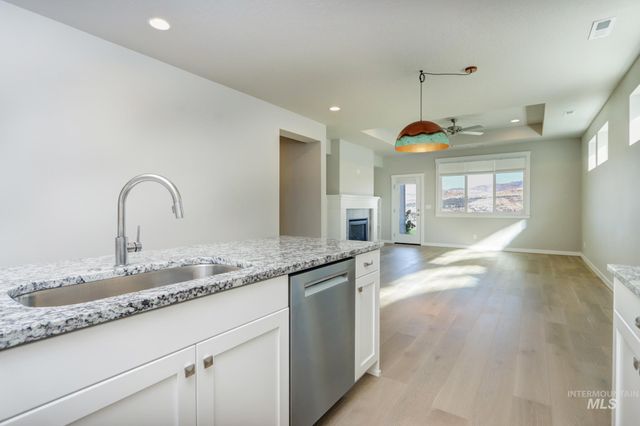 2214 E Danzee Dr, Boise, ID 83716