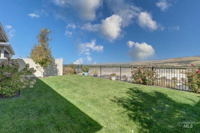 2214 E Danzee Dr, Boise, ID 83716