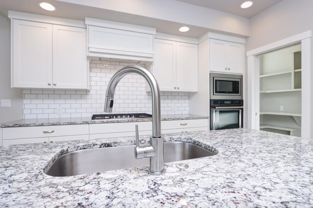 2214 E Danzee Dr, Boise, ID 83716