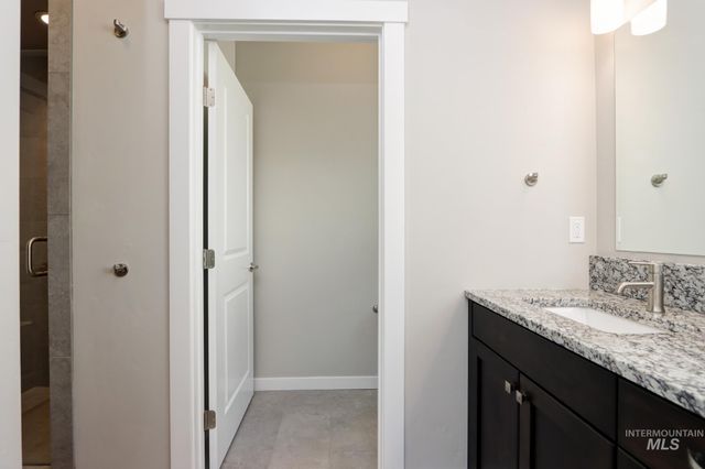 2214 E Danzee Dr, Boise, ID 83716