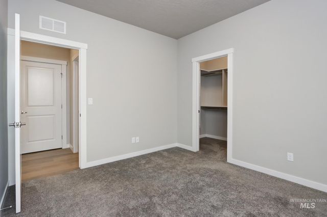 2214 E Danzee Dr, Boise, ID 83716