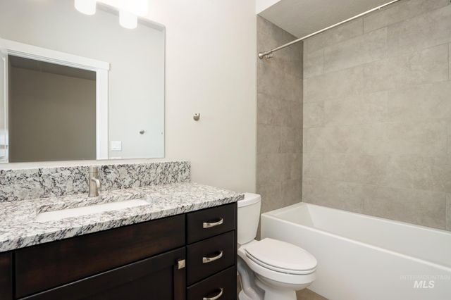 2214 E Danzee Dr, Boise, ID 83716