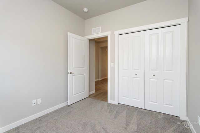 2214 E Danzee Dr, Boise, ID 83716